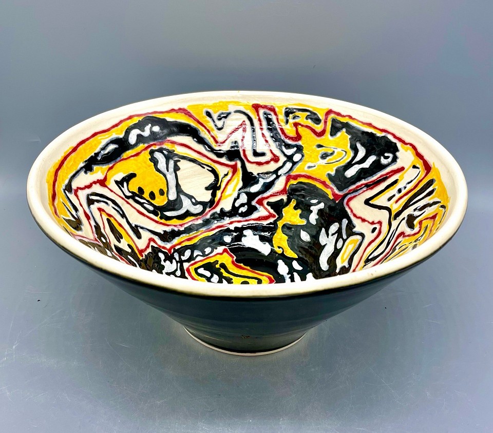 10-2024 Decorative bowl with underglaze and china painting
